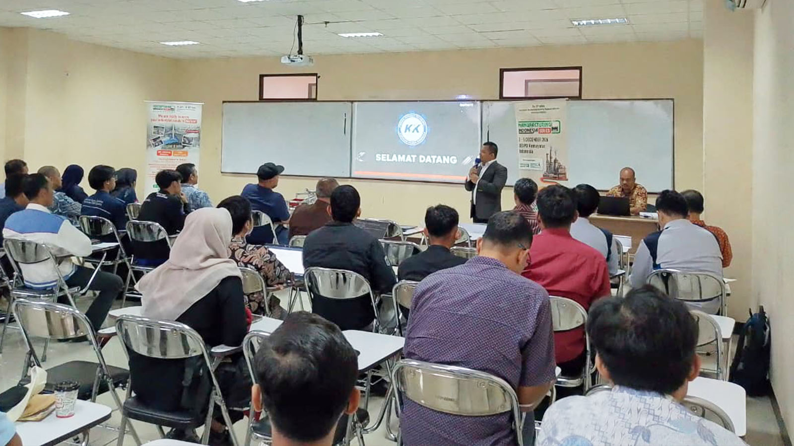 Kegiatan Seminar Antara Politeknik META Industri Cikarang dengan Manufacturing Academy